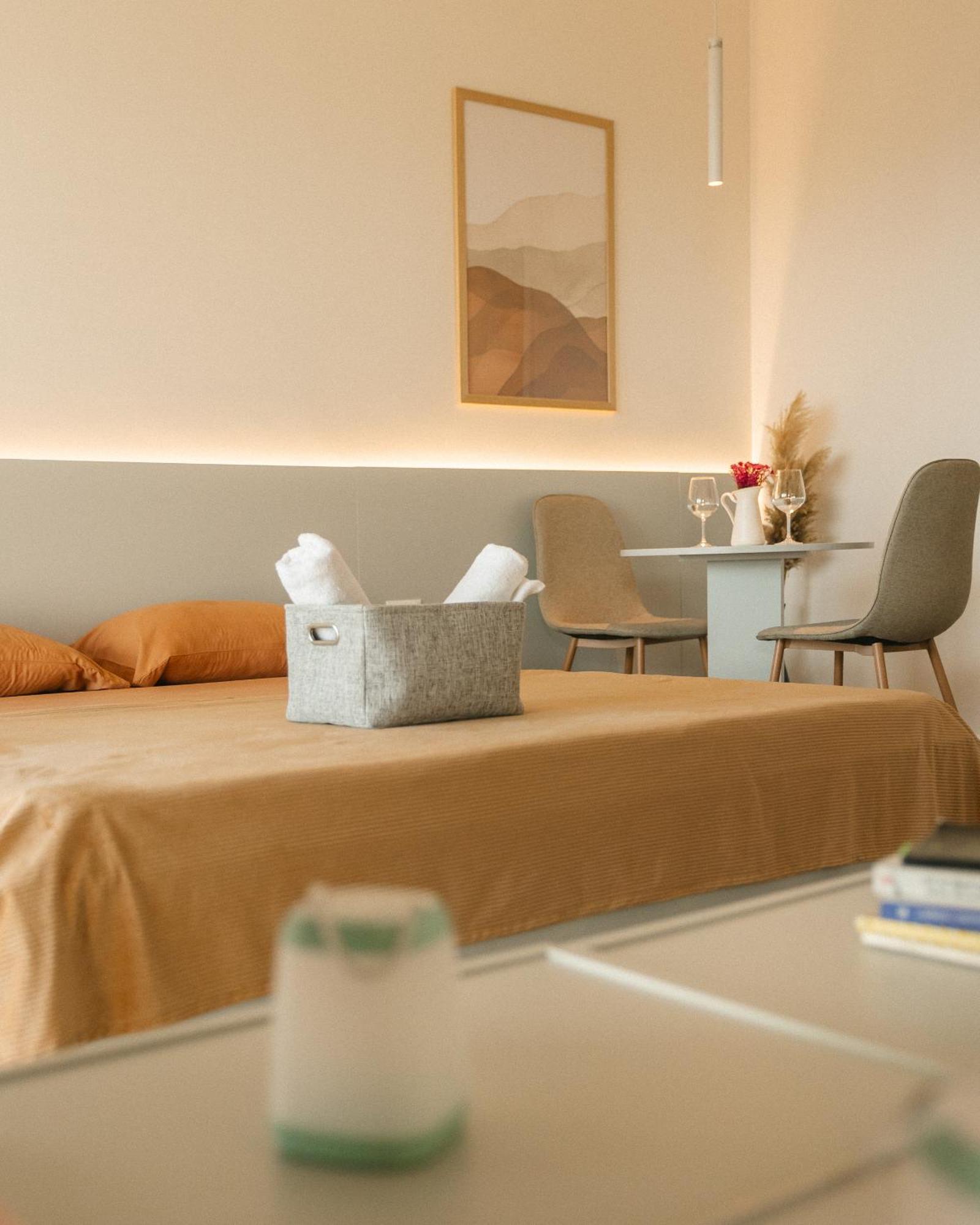 Etern Apart Hotel พริสตีนา ภายนอก รูปภาพ