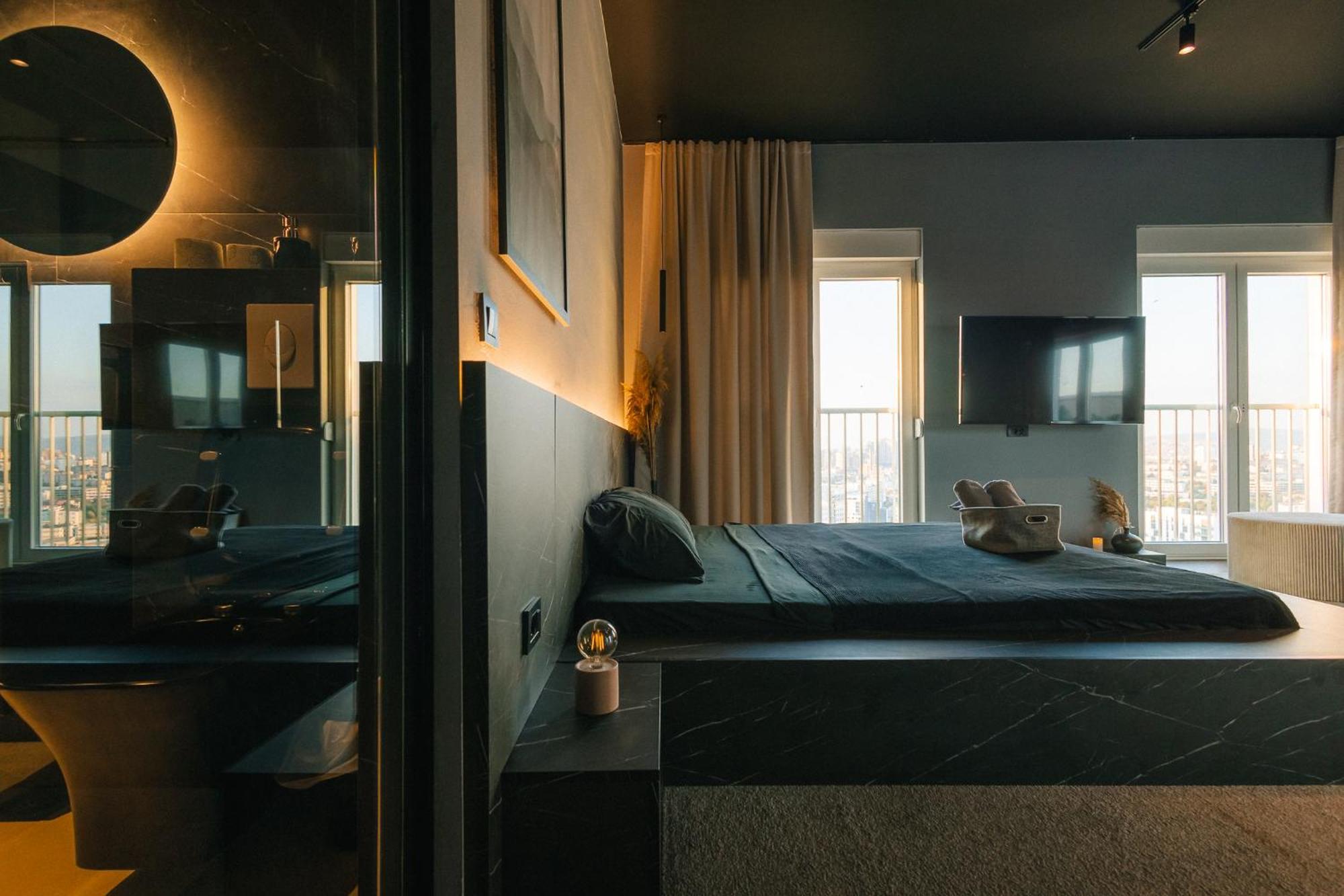 Etern Apart Hotel พริสตีนา ภายนอก รูปภาพ