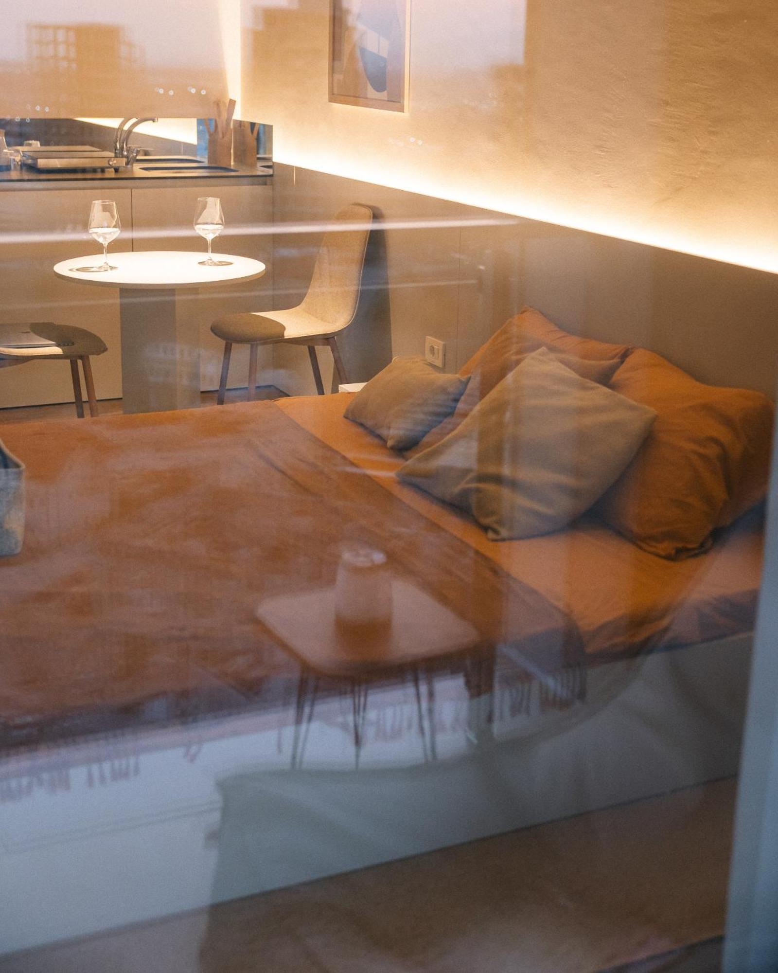 Etern Apart Hotel พริสตีนา ภายนอก รูปภาพ